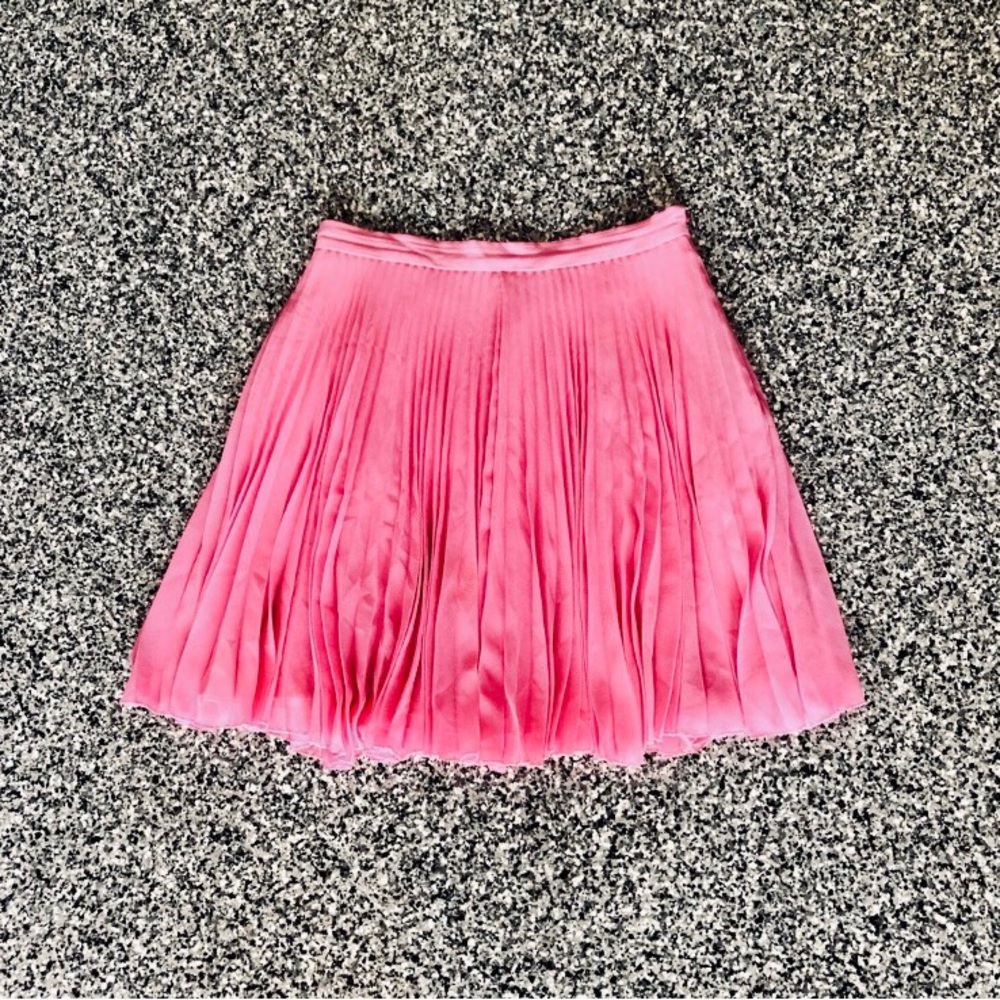 Aritzia Wilfred ✦ Bright Pink Pleated Skirt (XS)